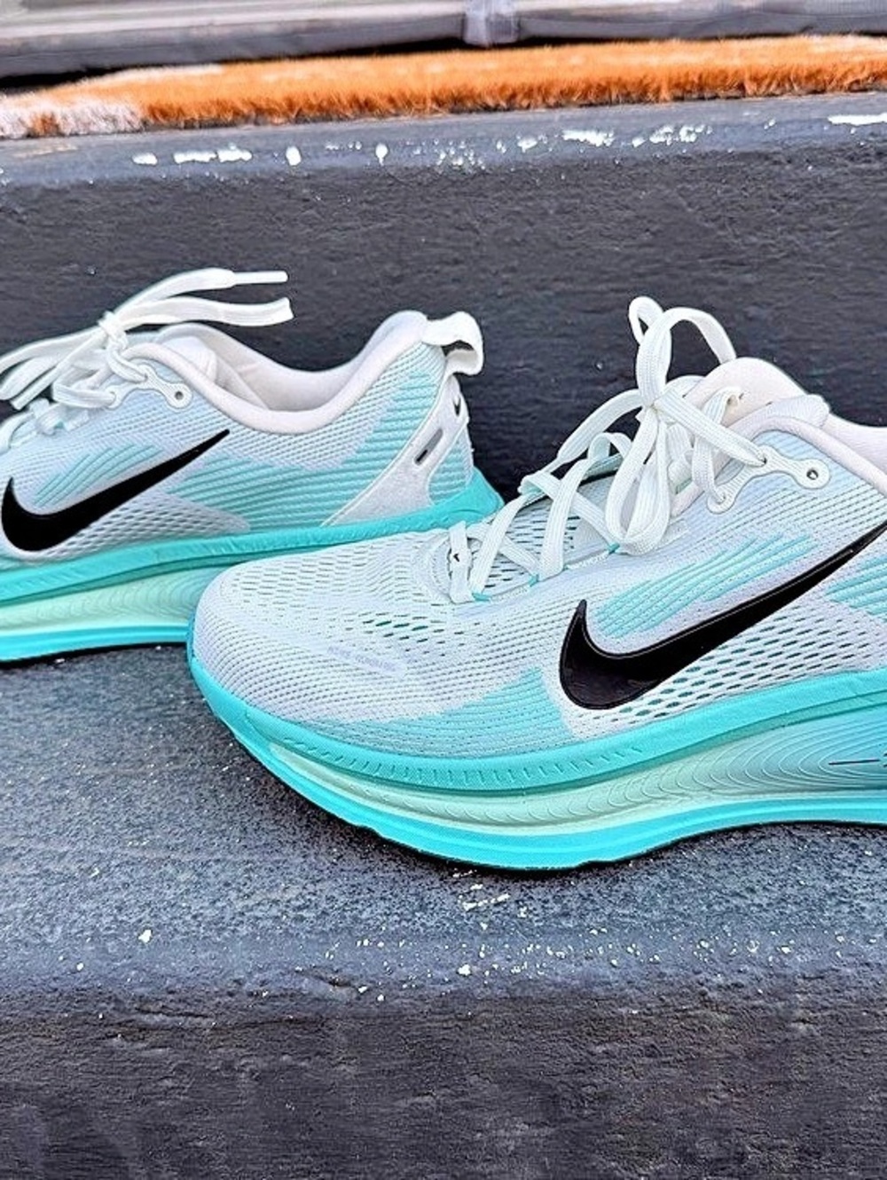 Nike Vomero Plus Athletic Running Shoes in White & Blue